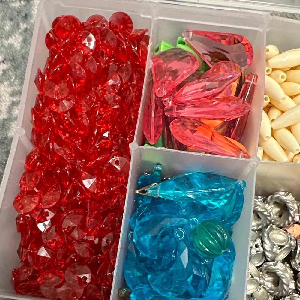 Assorted Bead Collection - Picture 9 of 11